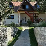 Bujtina Albjoni 3* Βαλμπόνα