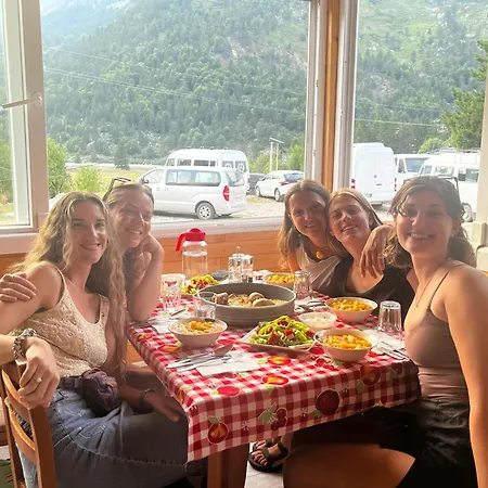 Гостевой дом Bujtina Albjoni 3*