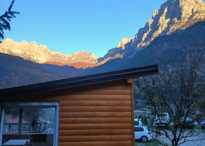 ゲストハウス Bujtina Albjoni ヴァルボナ