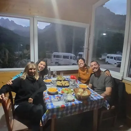 Bujtina Albjoni Gæstehus 3*