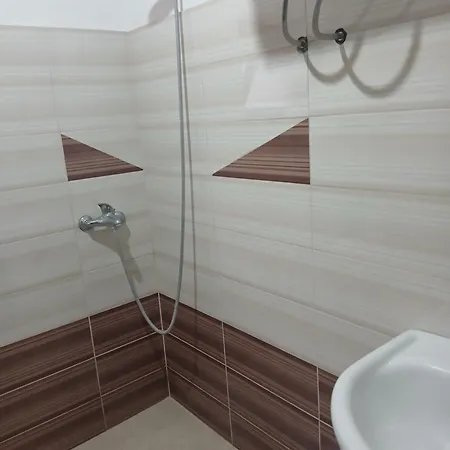 Affittacamere Bujtina Albjoni 3*