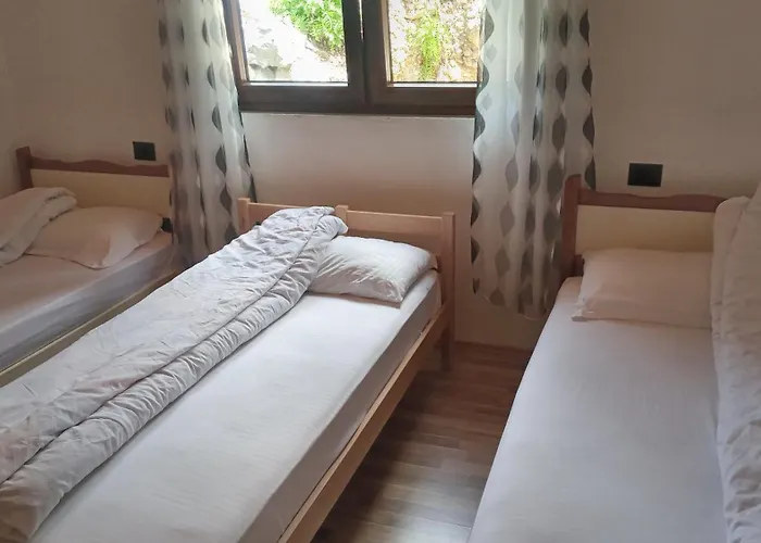 Bujtina Albjoni 瓦勒博内